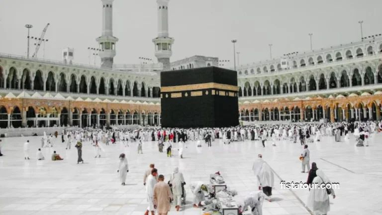 Travel umroh Klaten memastikan jamaah mendapatkan fasilitas kelas 1 demi kekhusyukan ibadah.