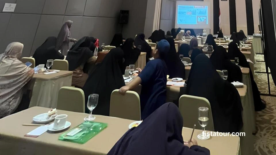 Edukasi calon jamaah Haji Khusus fistatour di Purwokerto.