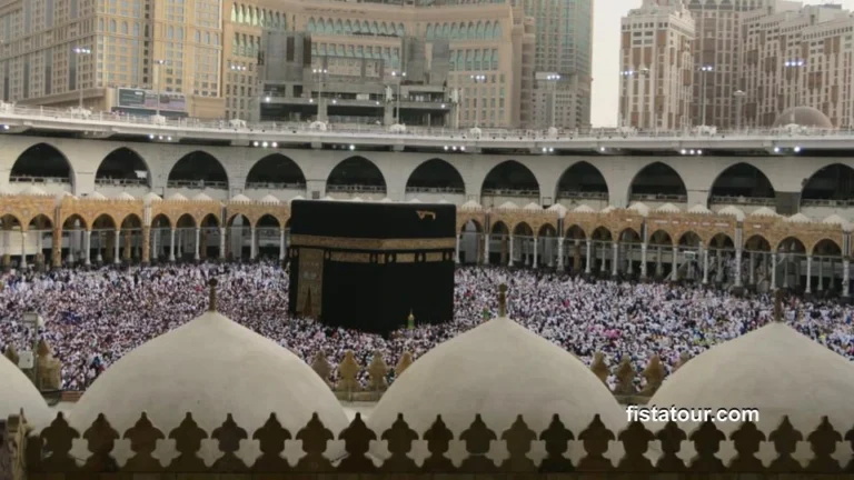 Jamaah umroh Klaten bisa mendapatkan keutamaan umroh secara maksimal.