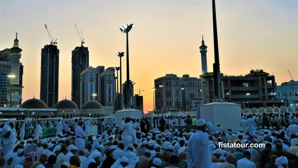 Layanan umroh Klaten memastikan ibadah Anda berjalan lancar, aman dan nyaman, sehingga mendapatkan umroh mabrur.