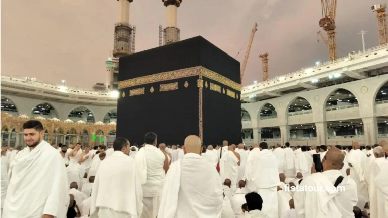 Bimbingan manasik Haji Plus Solo pastikan ibadah Anda tenang dan sempurna.