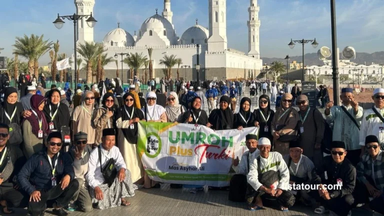 Paket umroh plus Turki menawarkan perjalanan ibadah dan wisata sejarah yang nyaman dan aman.