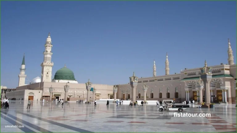 Dengan biaya umroh Klaten yang terjangkau, Anda tetap bisa beribadah dengan khusyuk bersama fistatour.