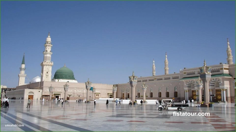 Travel haji plus dan umroh di Klaten pastikan perjalanan yang aman, nyaman dan ibadah khusyuk.