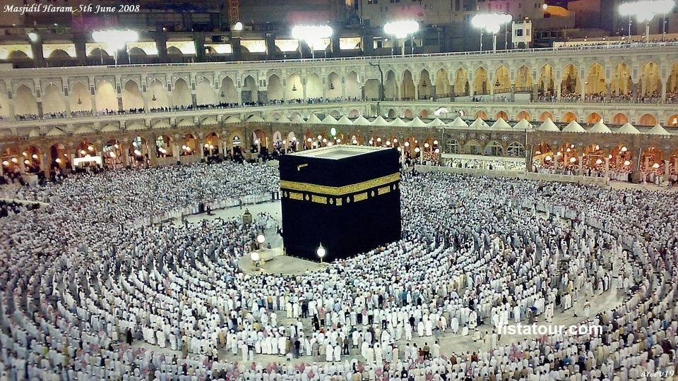 Travel umroh Klaten membantu jemaah meraih kemuliaan ibadah secara sempurna.